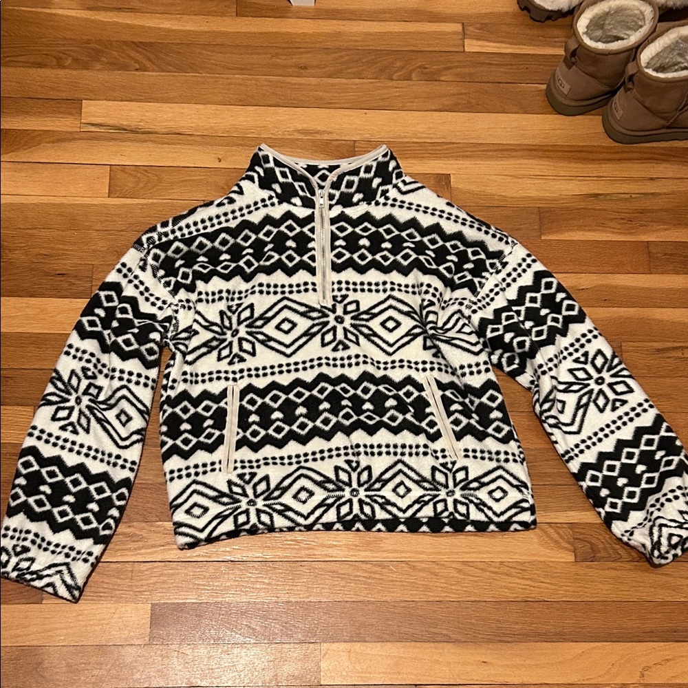 Thread & Supply Black and White Patterned Pullover